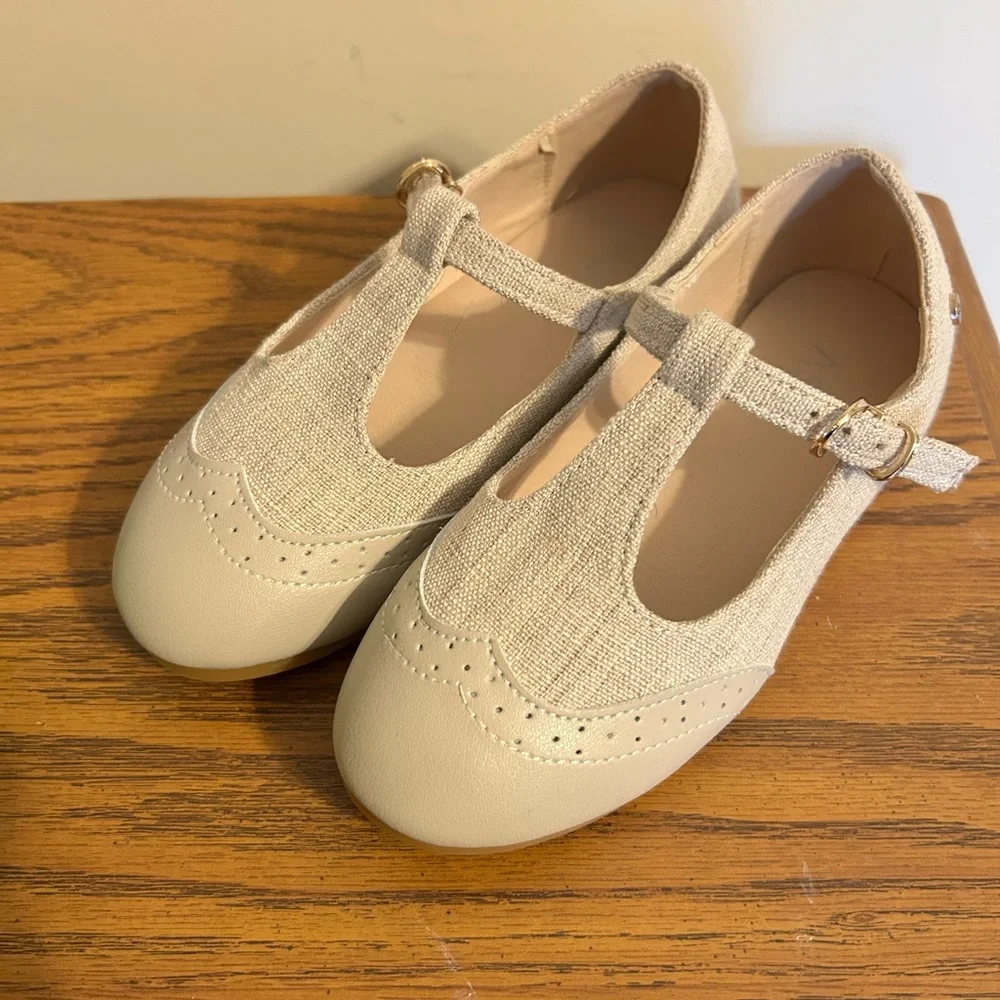 AS Wingtip T-Strap Mary Jane Linen/Beige Shoes/Size Size 1.5/NWOT